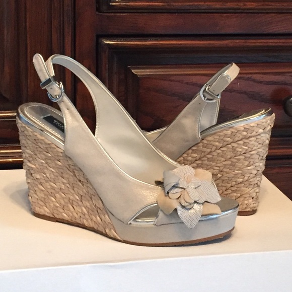 Like new! White House Black Market shoes - Picture 2 of 8